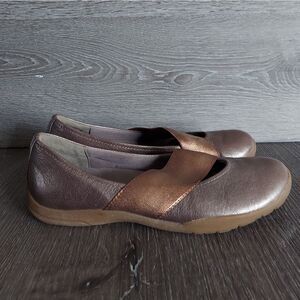 Clarks Collection- Vailee Pine Bronze Pewter Mary Jane Ballet Flat Size 6.5